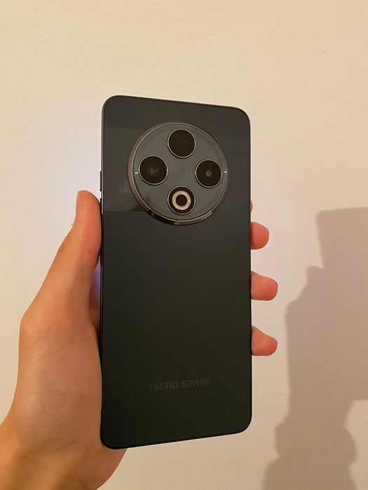 Tecno spark 30 8/128гб