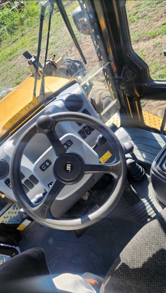 Vand urgent buldoexavator 428F2