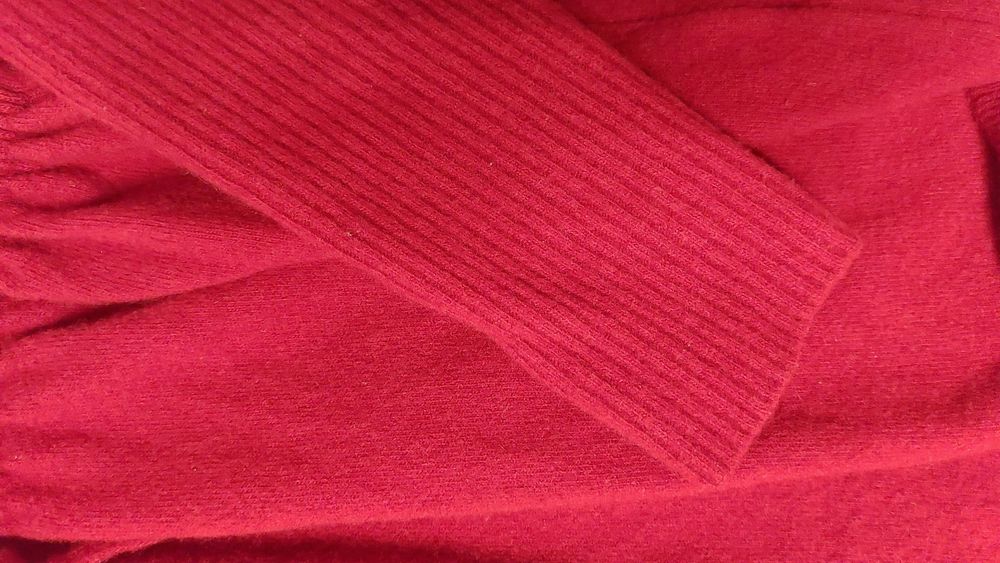 Лот дамски зимни пуловери