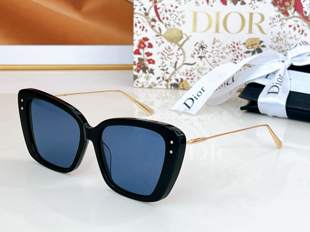 Dior Очакван Внос