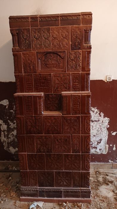 Vând pătuț copil și sobă de teracotă