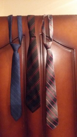 Мужская рубашка, джемпер и галстук