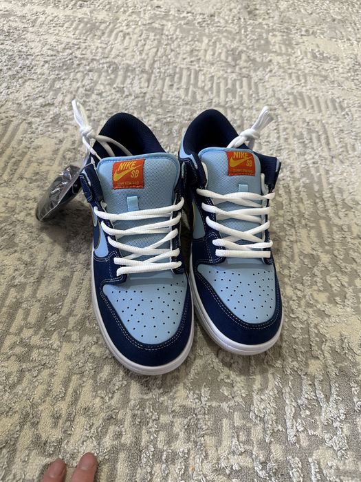 SB  Dunk Why so sad collab