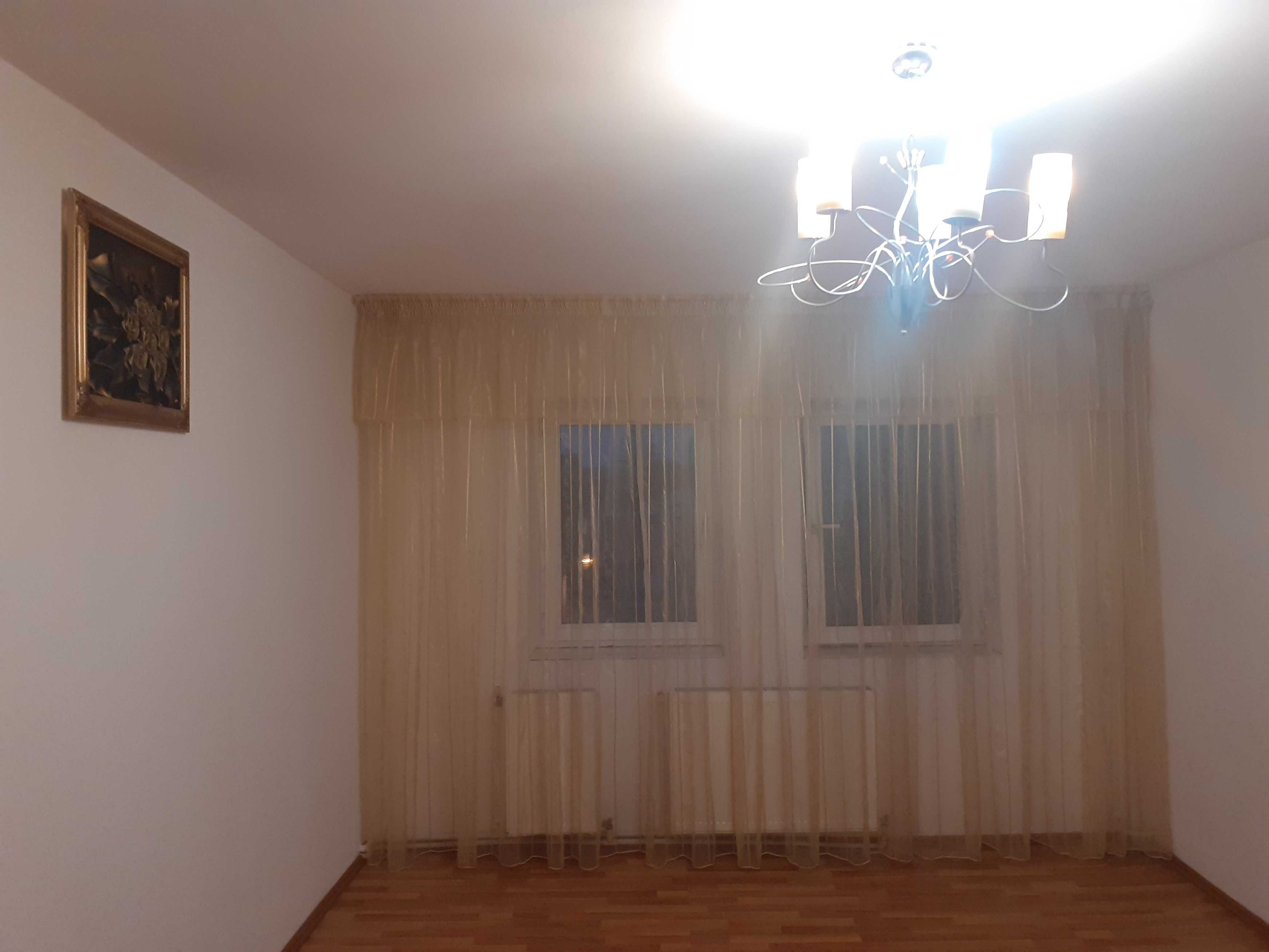 Vând apartament 3 camere