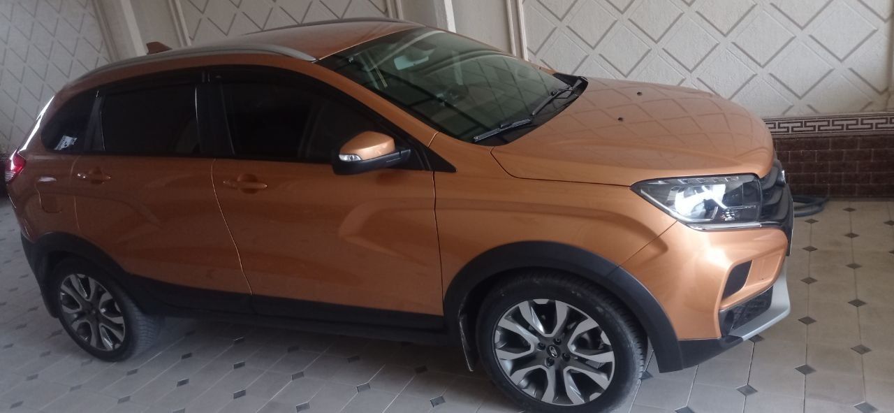 Lada xraycross yangiday kup yurmagan