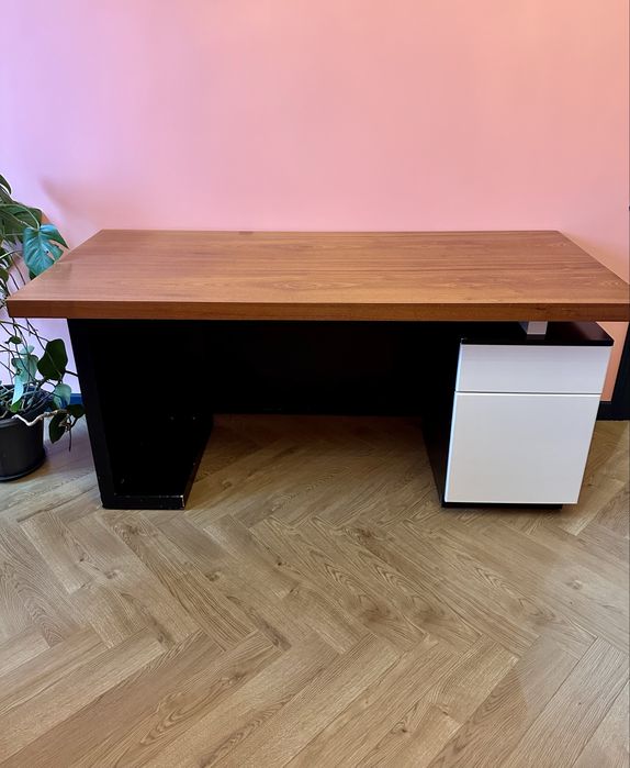 Качественный СТОЛ 160/70/76 рабочий, письменный, верх массив дерева