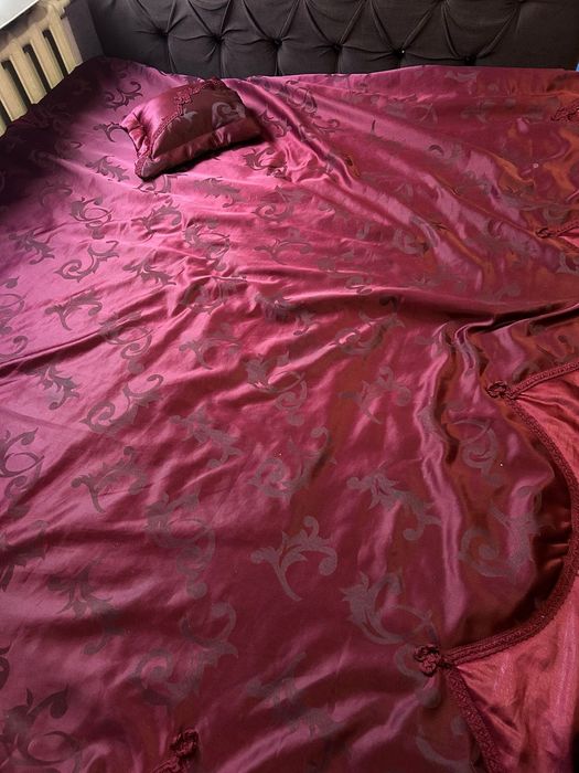 Кровать для спальни