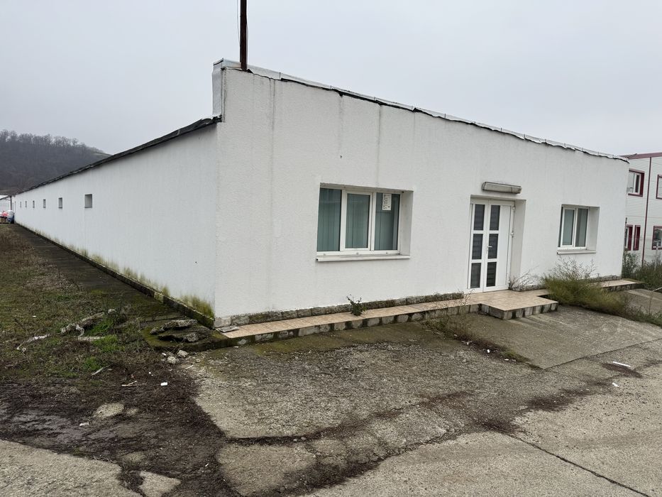 Inchiriez hala 600mp Suceava, la iesire spre Mitocul Dragomirnei