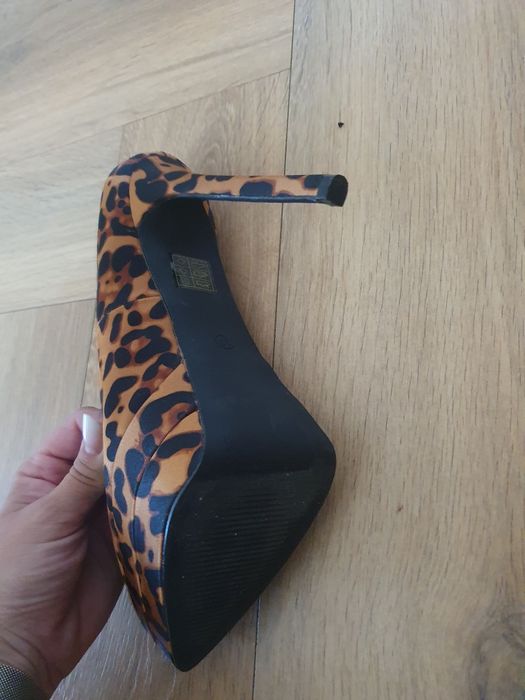 Pantofi stileto model Dolce Gabbana