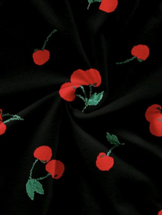 Черен летен комплект с черешки