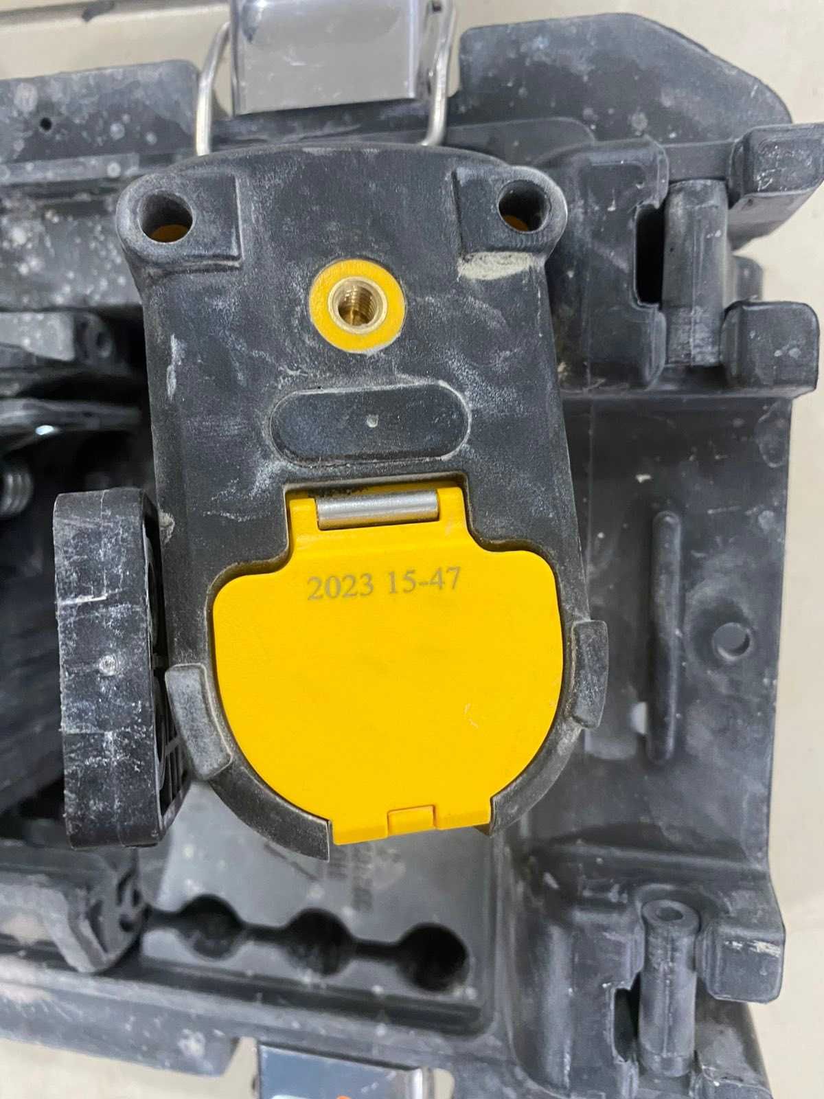 Лазерен нивел Dewalt DW088CG