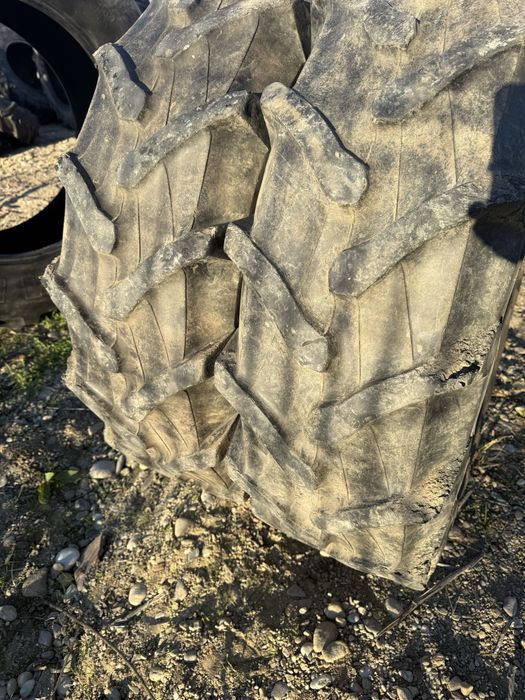 12,4r24 pirelli tractor