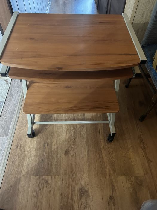 Стол для компьютера