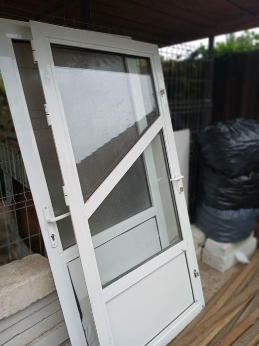 Vând ușă profil de aluminiu