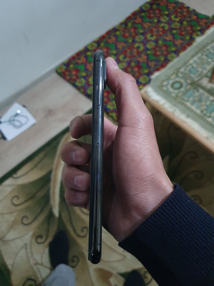 Iphone XS Max sotiladi 64 gb