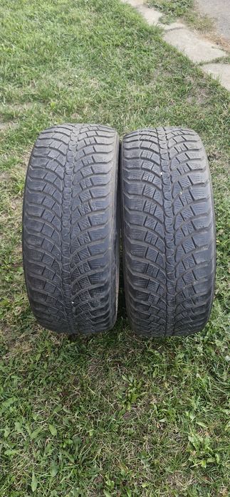 2 броя зимни гуми Kumho WinterCraft WP71.