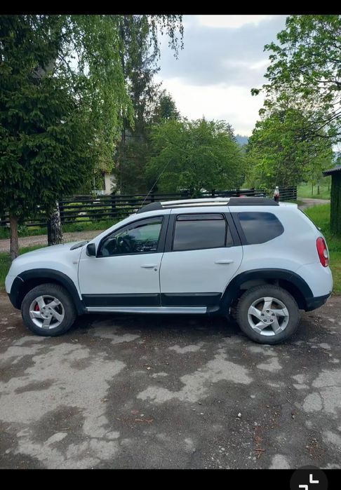 Vând/ schimb Dacia duster