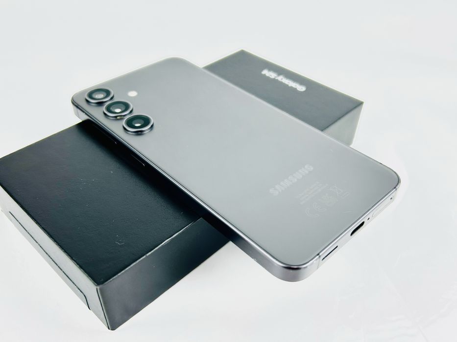 Samsung Galaxy S24 5G 128GB 8RAM Onyx Black Перфектен! Гаранция!