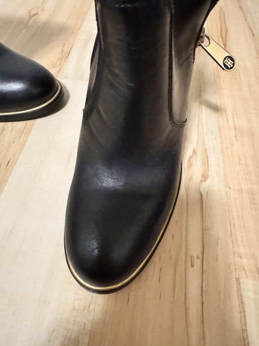 Tommy Hilfiger – кожени боти на ток