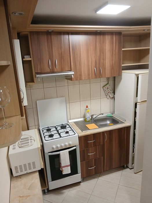 Închiriez garsoniera la Burdea