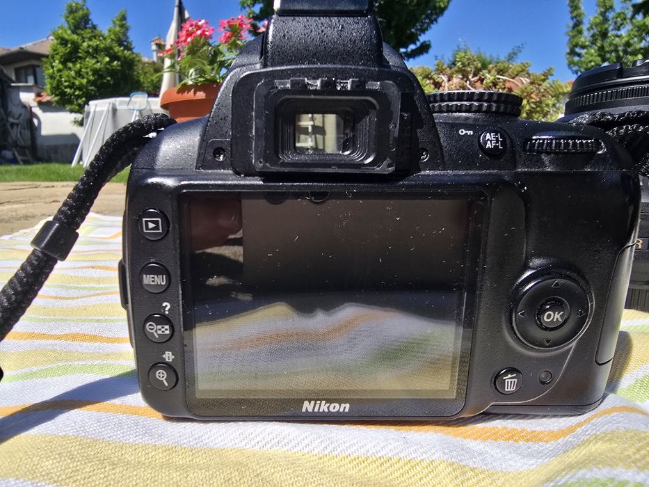Фотоапарат Nikon d3000 с три обектива отлично състояние