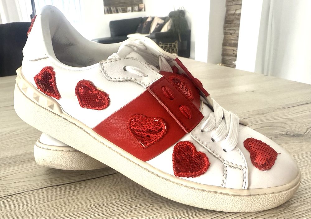 Кецове на сърца Valentino