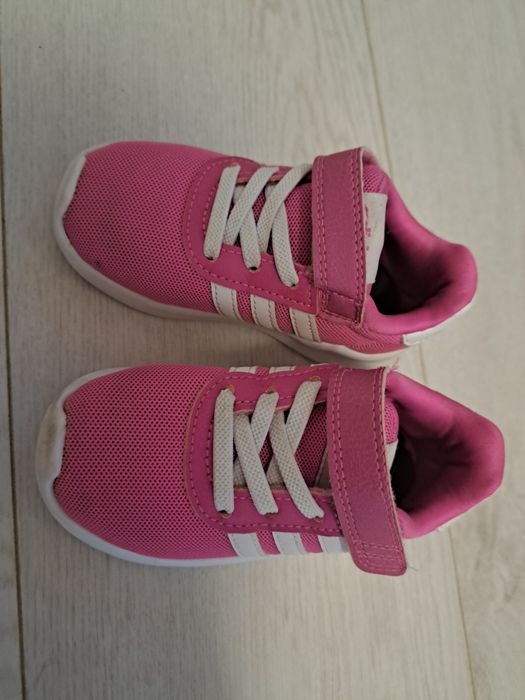 Adidasi sunt într-o stare foarte bună!