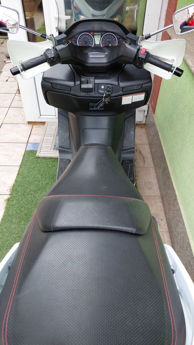 Suzuki Burgman AN 400 Din 2013 vand schimb