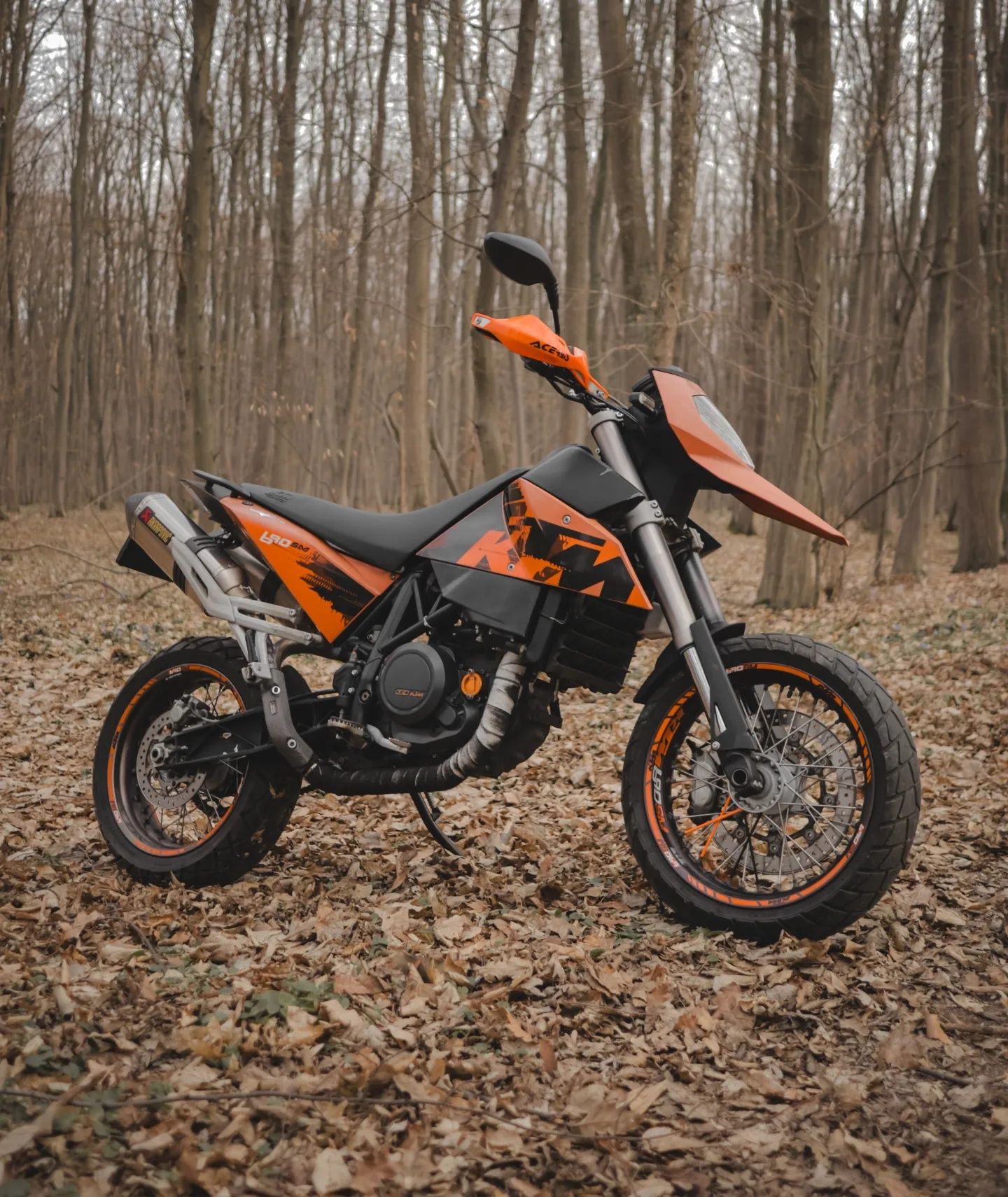 Ktm 690 supermoto full akrapovic