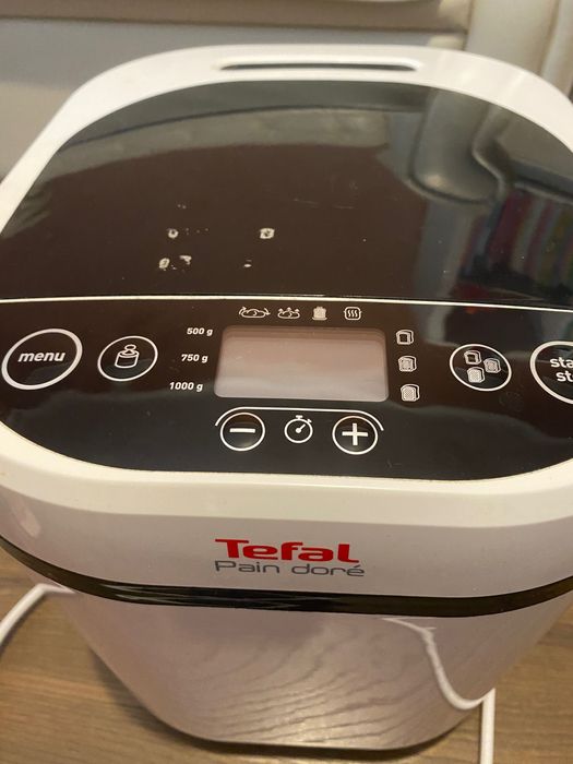 Mașina de paine cu 12 programe