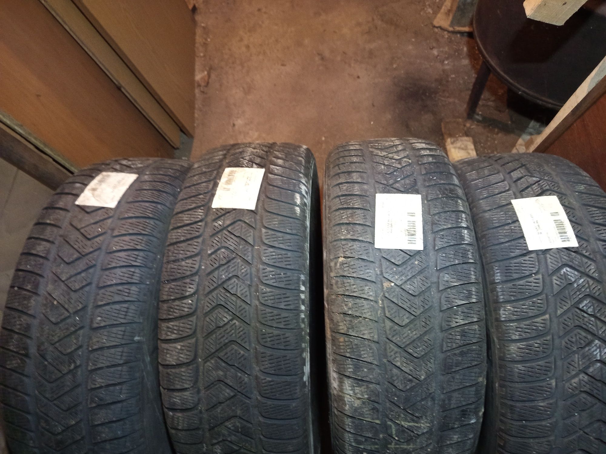 Гуми за 4x4  Pirelli Scorpion Winter 235/65/17  НОВИ
AutoBOX
https:/