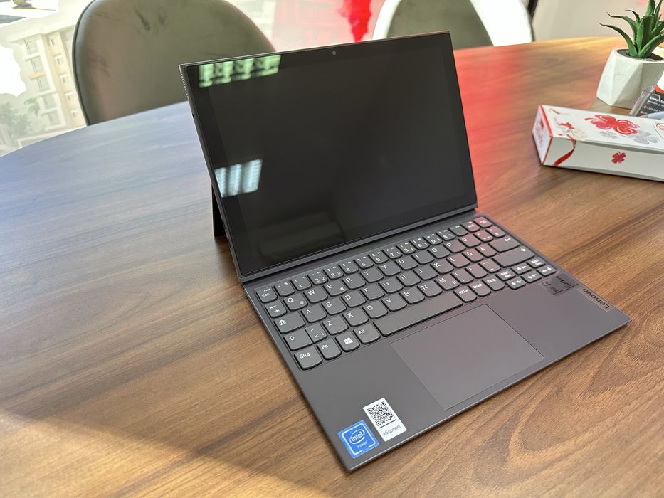 Лаптоп Lenovo D330