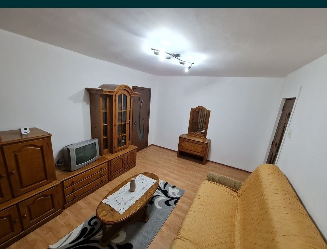 Inchiriez apartament Craiovita Noua