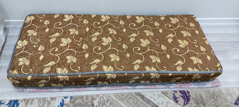 Срочно продам матрас для детской кровати