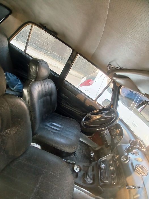 Vaz 2106 sotladi 1982 yil  narxi 1.500 $