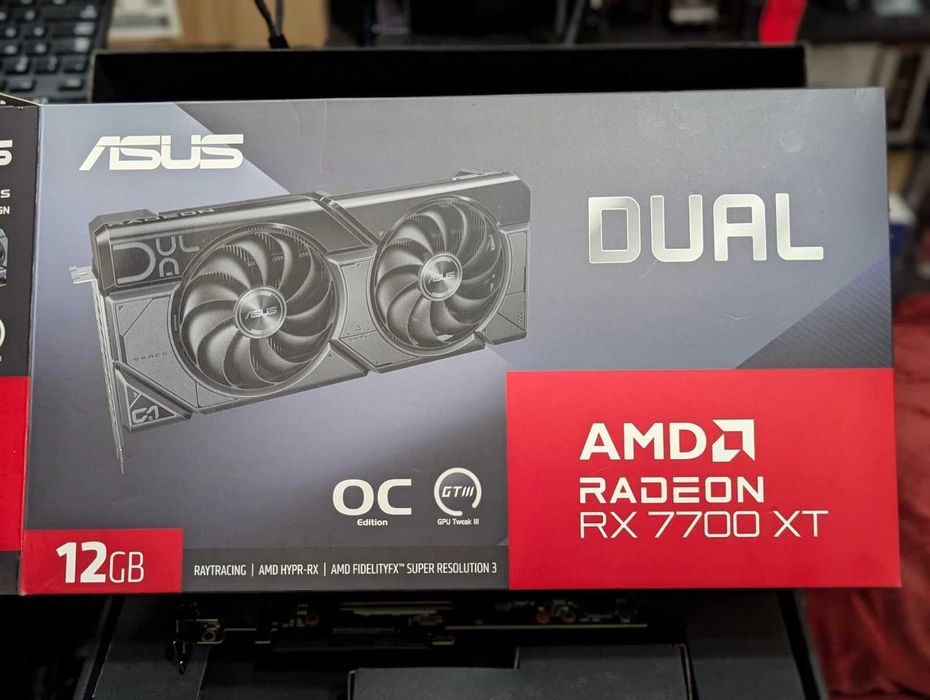 Asus Dual RX 7700 xt Видео карта