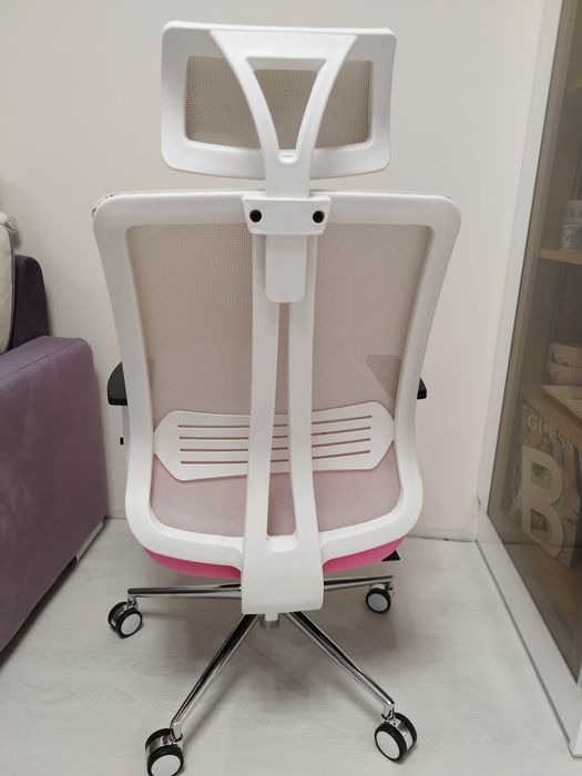 Офис работен стол като нов, луксозен за компютър или почивка