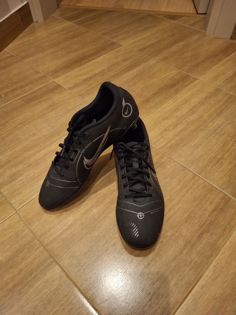 Бутонки NIKE 43 номер