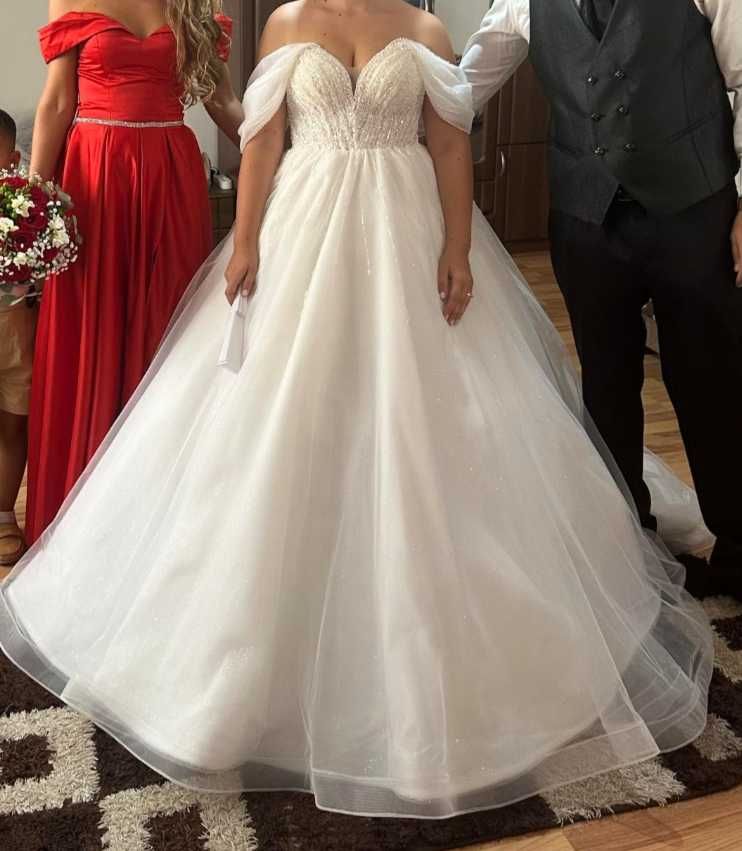 Vând rochie de mireasă