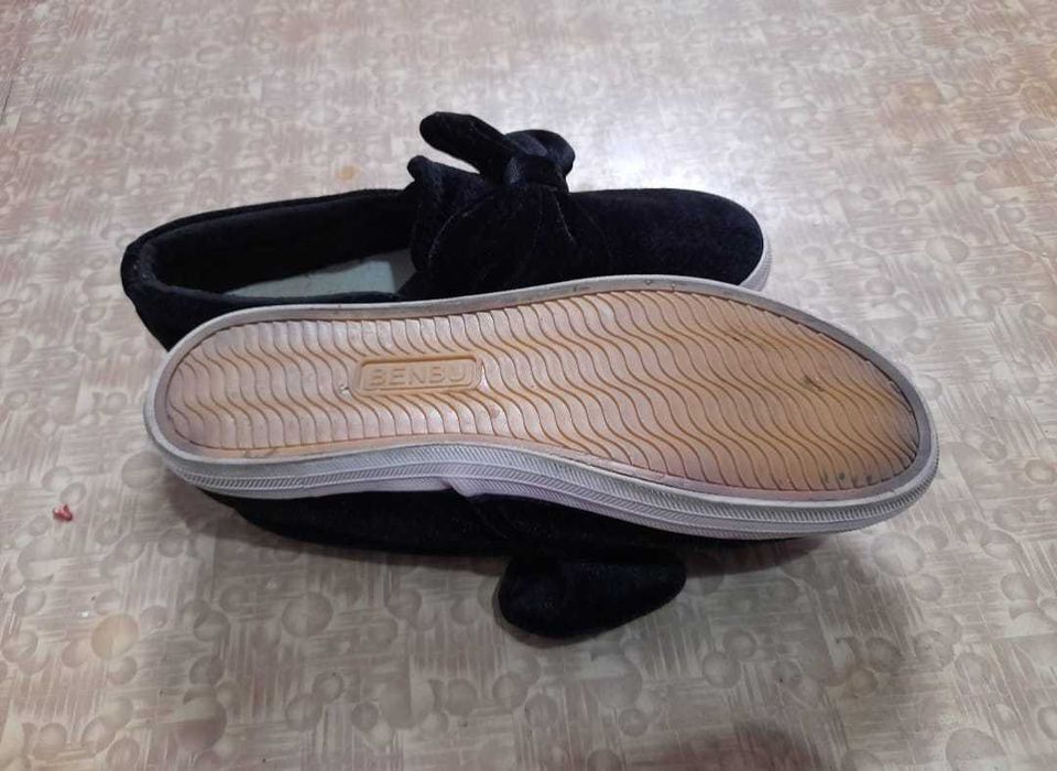 Vand balerini/espadrile catifea neagra mas.38 - 50 lei