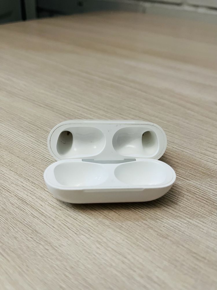 Кейс от Airpods Pro