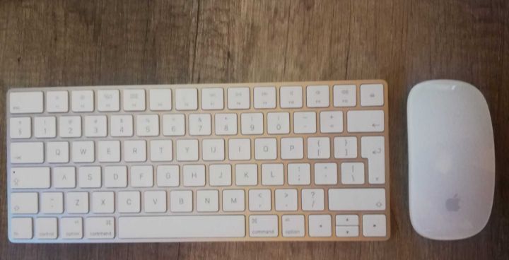 Vând set tastatura+ mouse AppleMagic noi in cutie