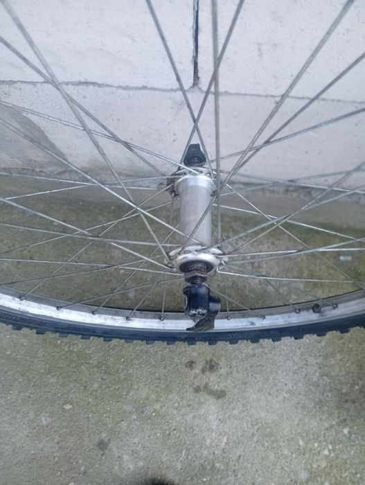 Vând două roți de bicicletă