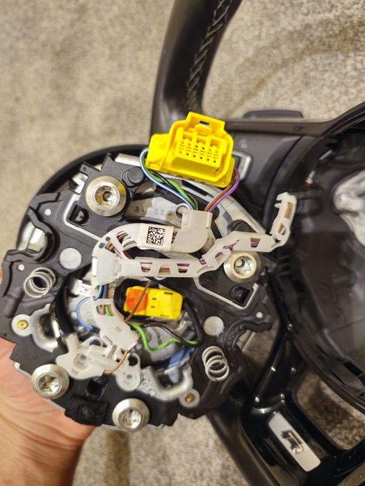 Vand volan r line care se potrivește pe toată gama vag..citiți anuntul