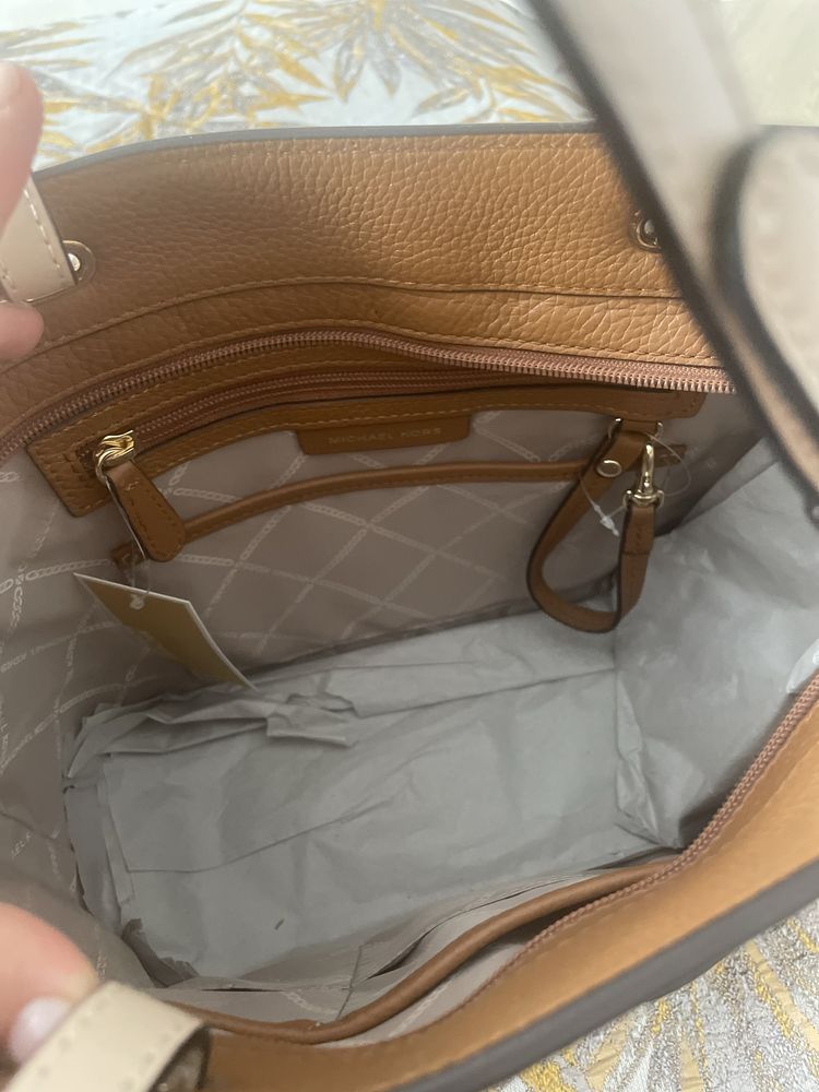 Сумка от Michael Kors