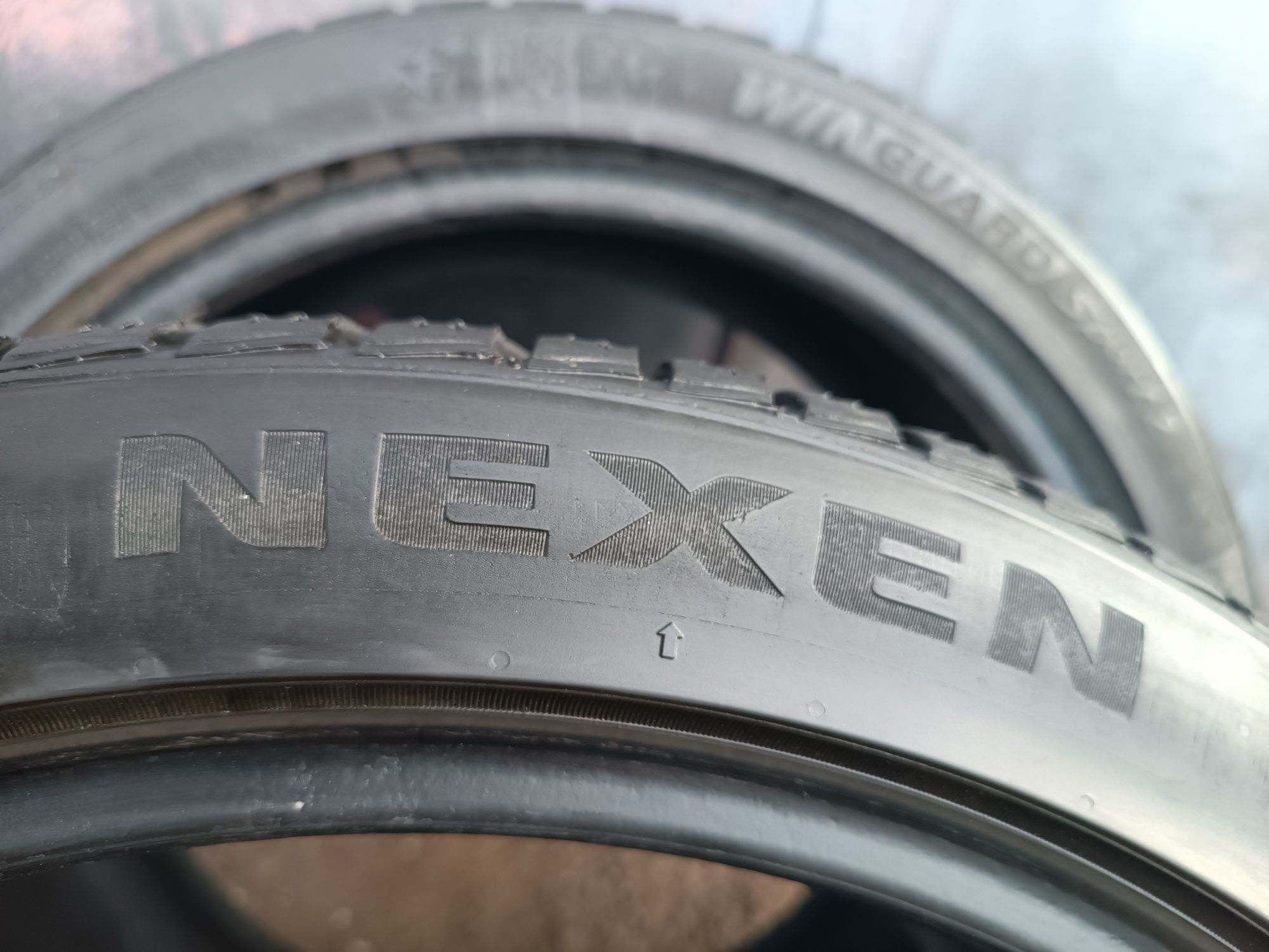 235/40/18 Nexen .