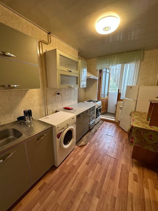 Срочно сдаётся в аренду

2х комната 
2 этаж 
5 этажный дом  
Квартира