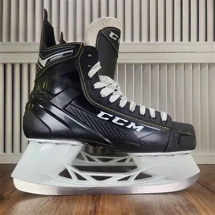 Хоккейные коньки CCM Tacks 9350