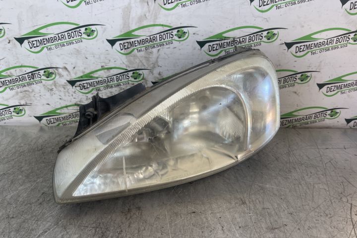 Far stanga CU DEFECT Opel Corsa C