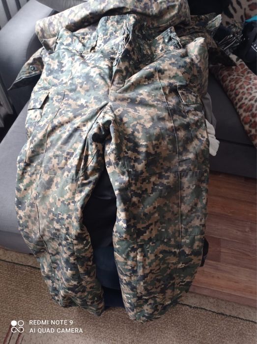 Продам зимнюю форму, в подарок шапка